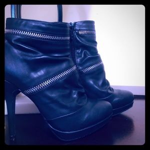 Micheal Antonio Zipper Stilettos!